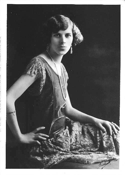 Zena in 1921
